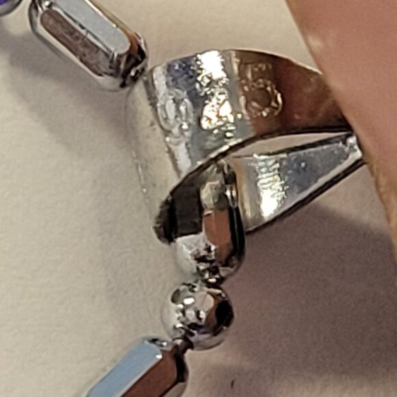 White Heart Shape Pendant On 18K Silver Necklace - Picture 5 of 12